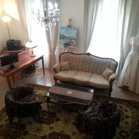 Propriété La Claire Couette-café