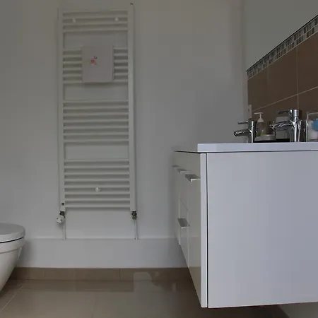 Couette-café Propriété La Claire 4*